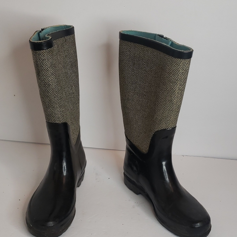 Austin Trading Co. Gray & Black Rubber Rain Boots Size 7